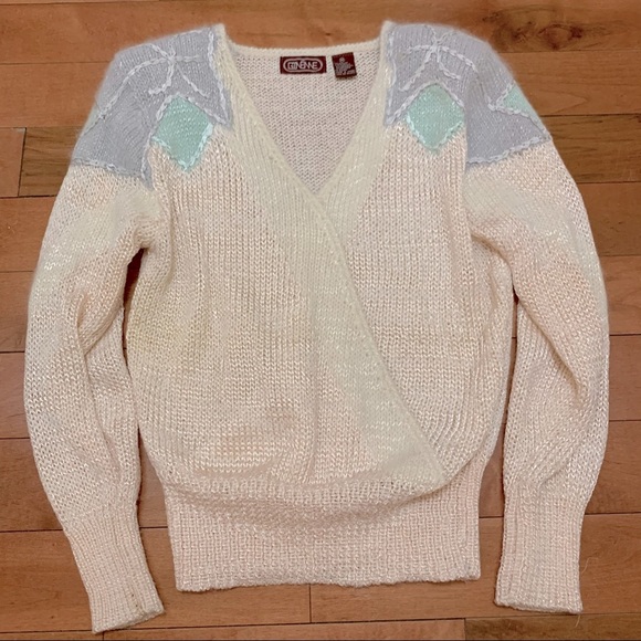 Vintage 80's Ginenne Soft Blend Pastel V-neck Sweater Size M - Picture 1 of 6